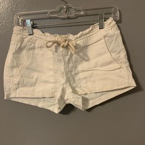Small creme Roxy shorts, perfect for warm weather.